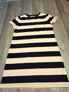 NWOT Women's Banana Republic Stretch T-Shirt
Dress Black Cream Striped